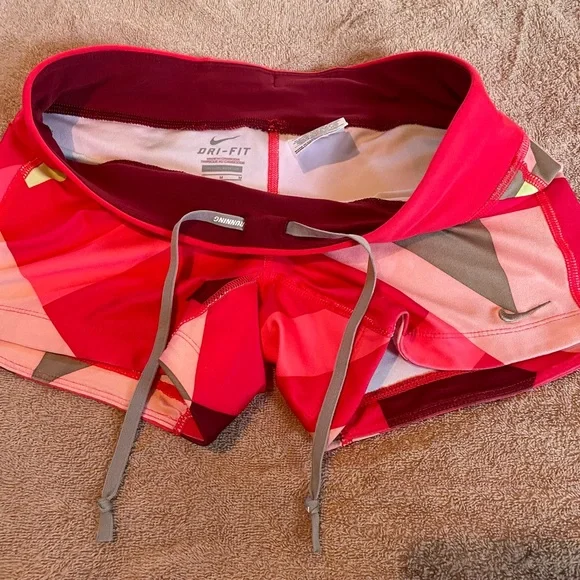 Nike dri fit running shorts - Picture 4 of 5